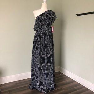 NWT Vince Camuto Navy Paisley One Shoulder Maxi